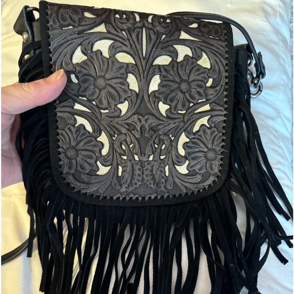 🚨🚨VINTAGE MONTANA WEST LEATHER PURSE WITH FRINGE ABSOLUTELY GORGEOUS ❤️❤️❤️🤩 - Picture 3 of 12